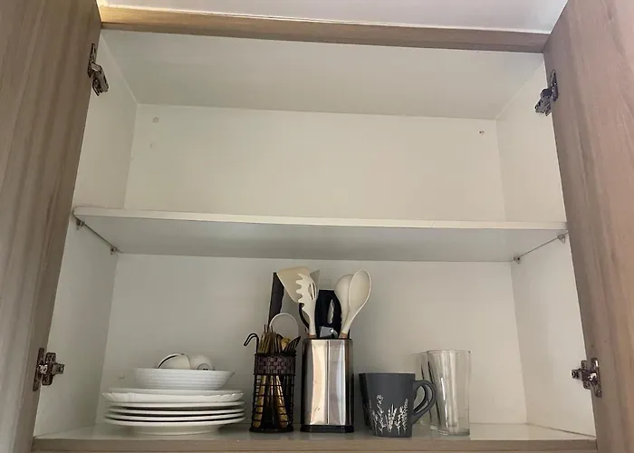 Cozy 1 Bedroom With Balcony *